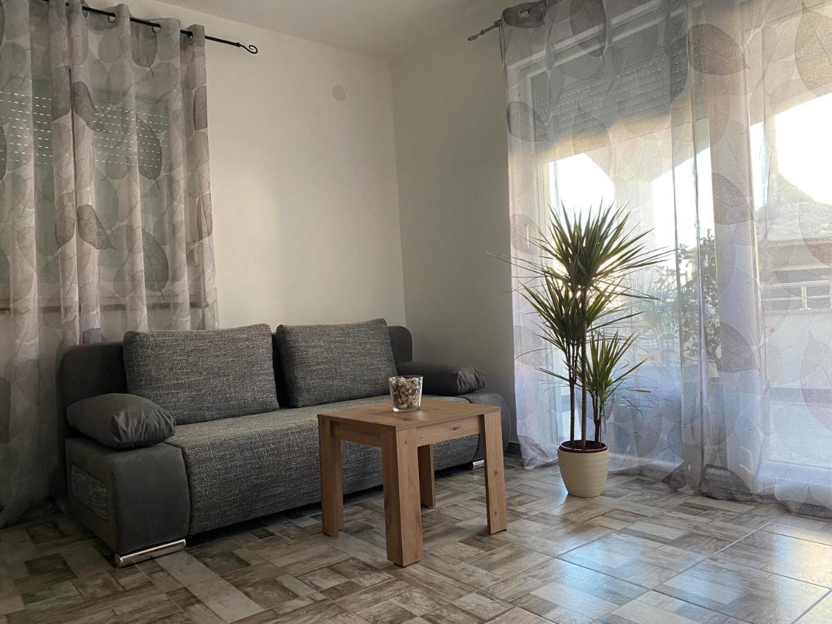 Apartment Tina Рогозница Экстерьер фото