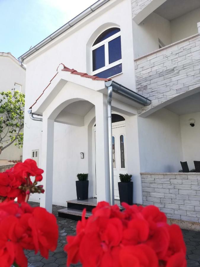 Apartment Tina Рогозница Экстерьер фото