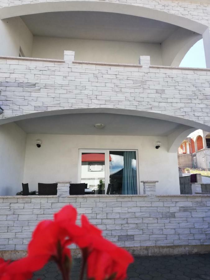 Apartment Tina Рогозница Экстерьер фото